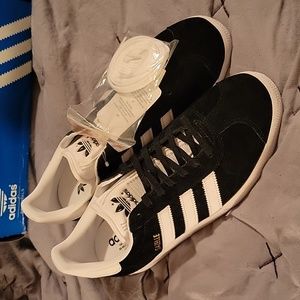 Brand new adidas Gazelle mens size 8